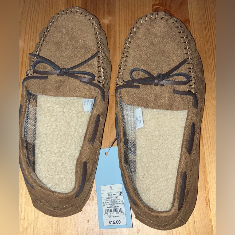 New w/Tag Cat & Jack Target Brown Slippers Cozy Comfort size 5